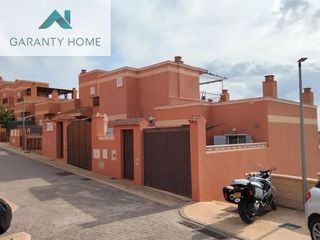 Casa adossada a Almayate Bajo. Fantástico chalet adosado en alquiler en almayate bajo