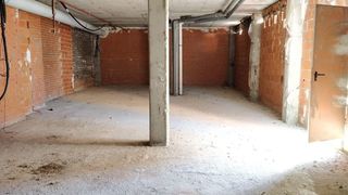 Local Comercial a Hospital. Venta de local en bruto en valdemoro zona comercial