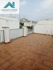 Pis a Priego de Córdoba. Piso con terraza de 32m2 y garaje en avda. de la infancia