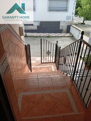 Casa adossada a Victoria (La). Casa reformada con patio a 20 min de córdoba  lista para entrar!