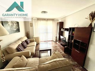Appartement à Belén - San Roque. Piso a 5 min. del corte inglés con garaje y ascensor