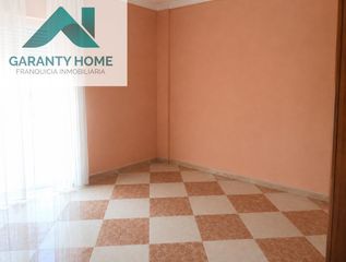 Flat in Torredonjimeno. Piso en torredonjimeno con balcón y buena iluminación