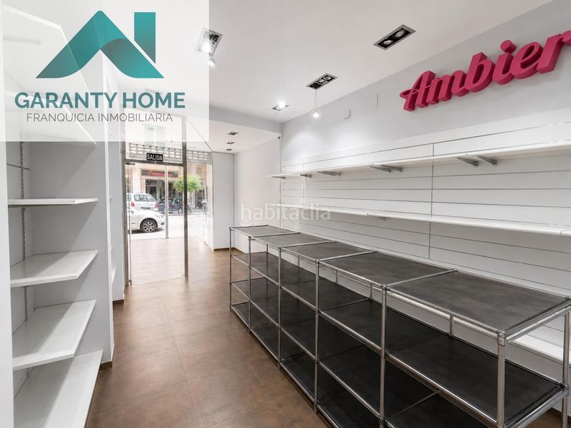 Foto 0af3f894-d640-4868-a051-f88e219530e1. Alquiler local comercial  en avd. aceituneros con escaparate y patio en Martos