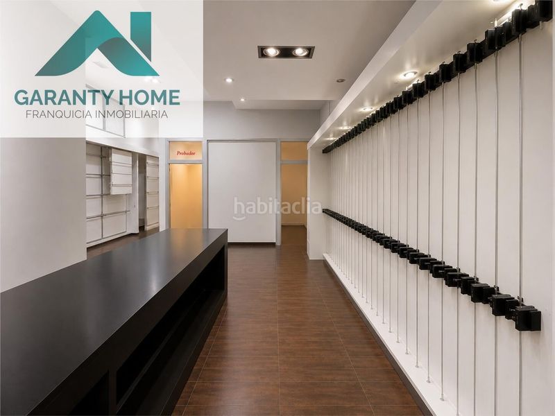 Foto 5e8001a1-22fd-46b1-aa38-3d114d8d44ad. Alquiler local comercial  en avd. aceituneros con escaparate y patio en Martos