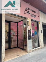 Traspaso Local Comercial en San Bartolomé - Millán de Priego. Local comercial en el centro de jaén con peluquería reformada y