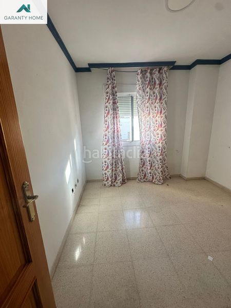 Foto d8e7fc5c-bc31-4966-8ab8-7f5cf16ea52f. Edificio in Centro Torre del Mar
