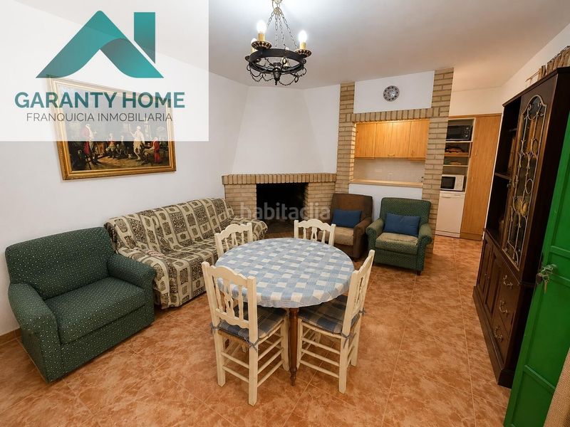 Foto 53022982-ab46-4842-957f-be77d664d7a0. Casa amb piscina a Martos