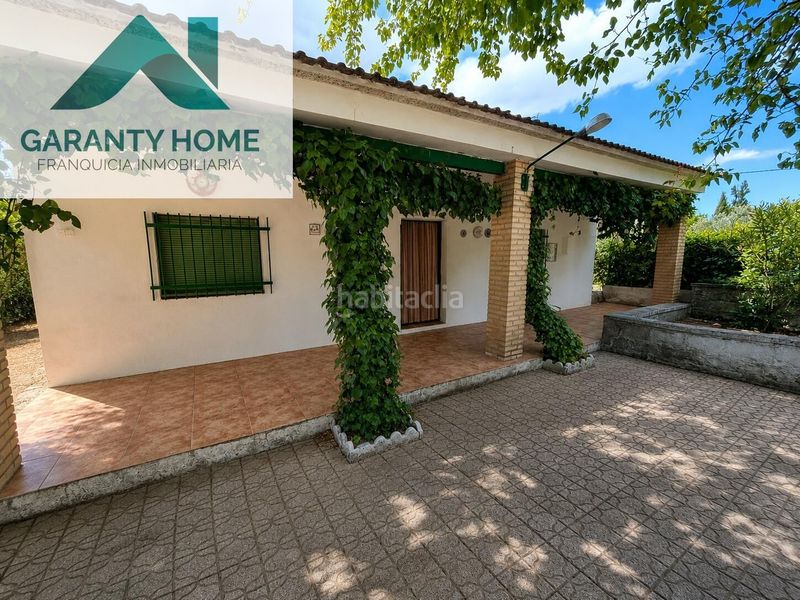 Foto cf3bf6f2-cf5f-478f-be93-64d63c6e502e. Casa amb piscina a Martos