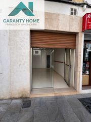 Local Comercial a Ctra. Circunvalación - La Magdalena. Local en centro de jaén con gran escaparate y zona de paso