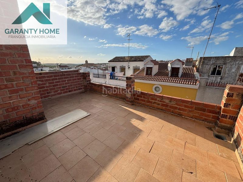 Foto a913de95-c9b4-4cd8-8c7a-069f61fa4478. Edificio in Torredonjimeno