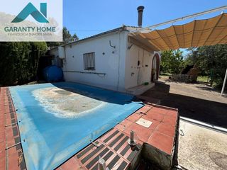 Chalet in Martos. Casa de campo en crta. villares con piscina y amplio exterior pr