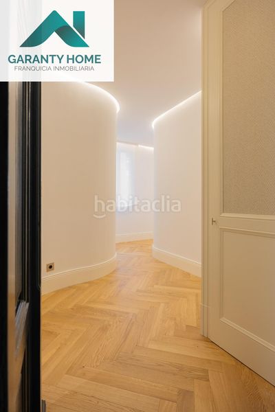 Foto d2a7b5e5-2fe5-4d6a-9c86-f8a362400f27. Pis amb calefacció aparcament a Goya Madrid