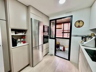 Pis  Rumania. Vivienda lista para entrar a vivir en urbanización con piscina