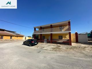 Masia a Campanillas. Casa con terreno en venta en maqueda