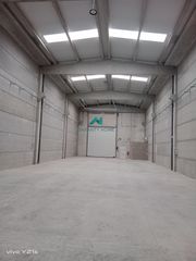 Business premise in Alcoletge. Almacen nuevo en alcoletge