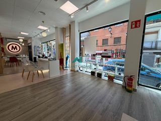 Traspàs Local Comercial a Centro. Oportunidad!! optica en traspaso