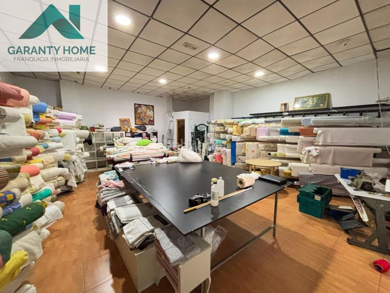 Foto 2a6f46ff-d234-46f6-9055-6aded832c2e5. Alquiler local comercial  con gran escaparate y zona de paso en Martos