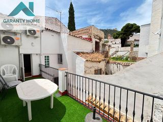 Casa a San Bartolomé - Millán de Priego. Casa en pleno casco histórico de jaén con terrazas y reforma rec