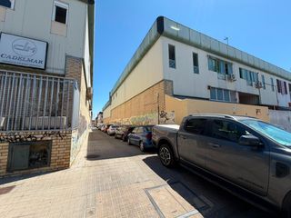 Local Comercial en Parque Ondarreta-Urtinsa. Magnifica nave a la venta!!