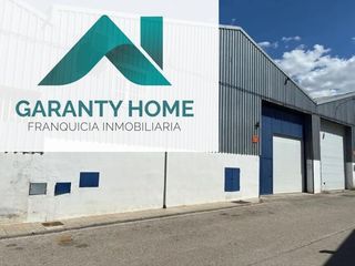 Fabrikhalle in Renfe - Bulevar 1ª y 2ª Fase. Empresa de distribución y descalcificadores en polígono de los o