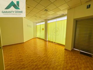 Alquiler Local Comercial en Martos. Local comercial reformado en zona de paso en martos
