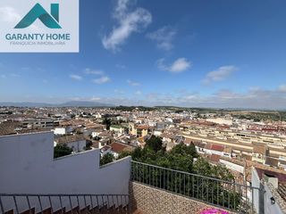 Casa in Martos. Casa en martos con terraza, patio y amplios espacios