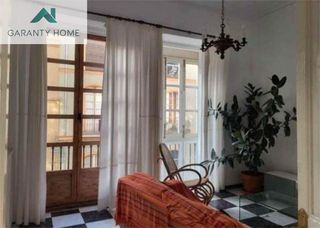 Rent Flat in Centro Histórico. Piso céntrico en alquiler, málaga