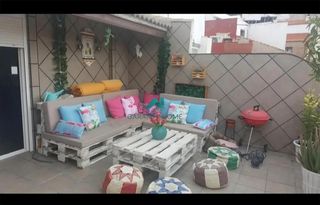 Dachwohnung in San Bartolomé - Millán de Priego. Ático en el centro de jaén con terraza y vistas al castillo