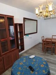 Rent Flat in Hospital. Piso en alquiler estudiantessanitarios junto al hospital con amp