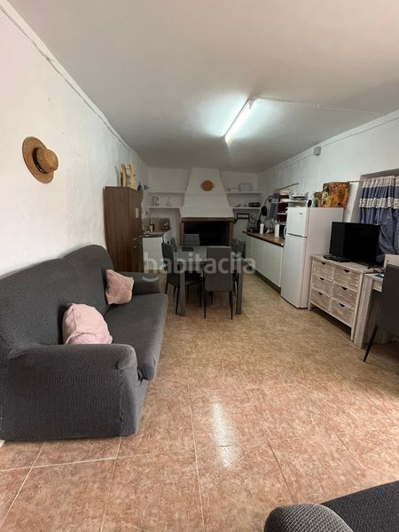 Foto c0715af0-680d-449f-ad0f-ca697c9abd7f. Masia a Adra