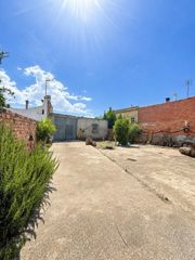 Terreno residenziale in Villafranca de los Caballeros. Terreno con nave