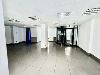 Lloguer Local Comercial  Calle de los alfares. Gran local comercial de 491 m2 distribuidos en 3 plantas en alco