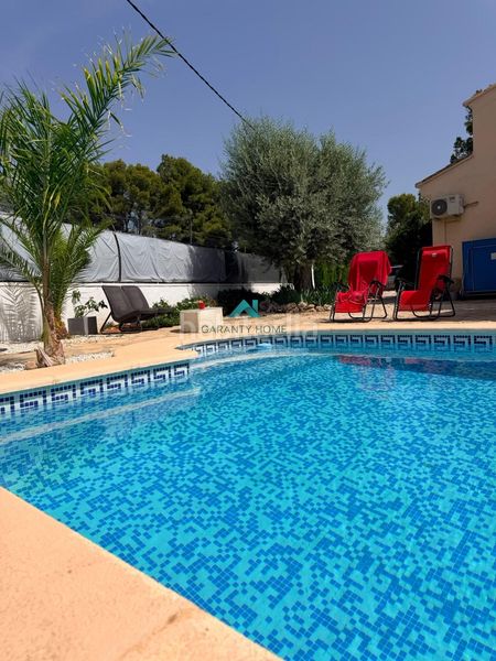 Foto 28d14e54-9009-4dba-90d5-f310c6159788. Xalet amb calefacció aparcament piscina a Serra