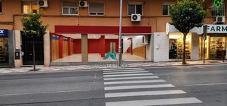 Lloguer Local Comercial a Peñamefecit - Avda Barcelona. Local comercial en jaén con gran fachada y ubicación estratégica