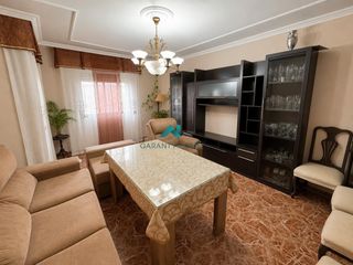 Pis a Martos. Piso en martos con amplitud, luminosidad y balcón con terraza