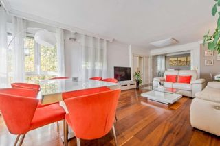 Casa aparellada a Ensanche. Chaletlocal en alcobendas