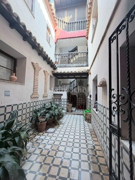 Foto 4f0b359d-2e57-41b4-b243-025e3cee1cb0. Edificio  de uso mixto en Casco Histórico en Toledo