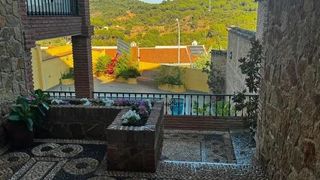 Xalet a El Higuerón. Chalet adosado en las jaras, córdoba