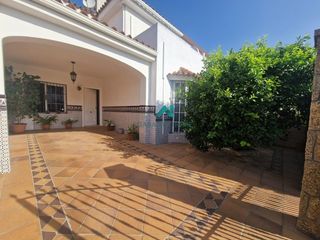 Casa aparellada a El Retiro - La Vid. Pareada en la milagrosa