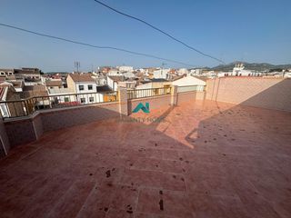 Appartement à Torredonjimeno. Piso en el centro de torredonjimeno con amplitud, luz natural y