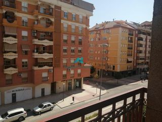 Location Appartement à Renfe - Bulevar 1ª y 2ª Fase. Piso para estudiantes en zona renfebulevar con terraza amplia