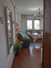Miete Etagenwohnung in Belén - San Roque. Piso en zona el corte inglés para estudiantes con terraza y gran