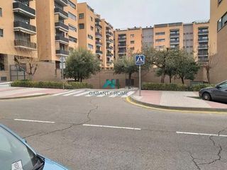 Aparcament cotxe a Valderas-Los Castillos