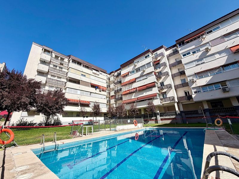 Foto ac5c98e7-e603-4789-b123-bfb5d386da22. Pis amb calefacció aparcament piscina a Estación Coslada