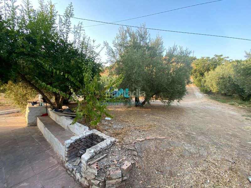 Foto bf4081df-a94a-4ec5-bcb4-0be15cbbcd82. Casa amb piscina a Alcaudete