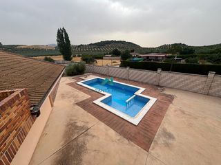 Casa in Fuensanta de Martos. Casa de obra nueva en marivela con piscina y amplia parcela