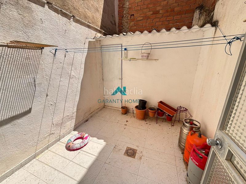 Foto 33b684b3-4526-4691-9da7-94381ed63aa2. Edificio  junto al parque con tres viviendas en Torredonjimeno