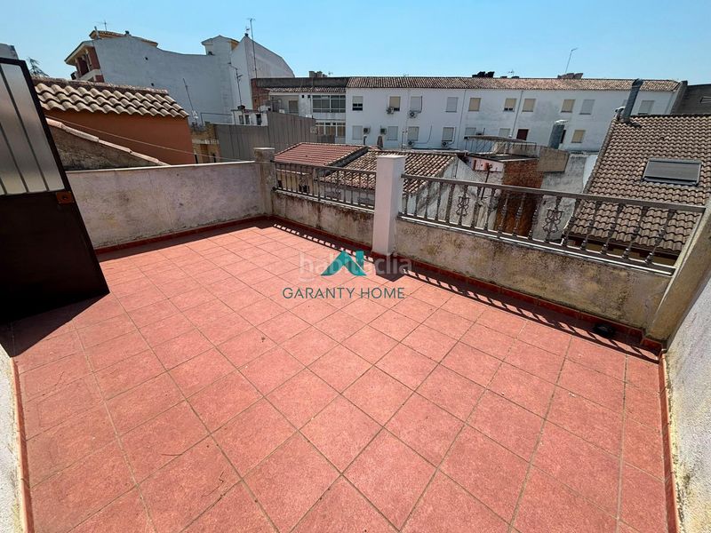 Foto 35e58c56-506b-4e6f-a4fa-a21a243634f6. Edificio  junto al parque con tres viviendas en Torredonjimeno