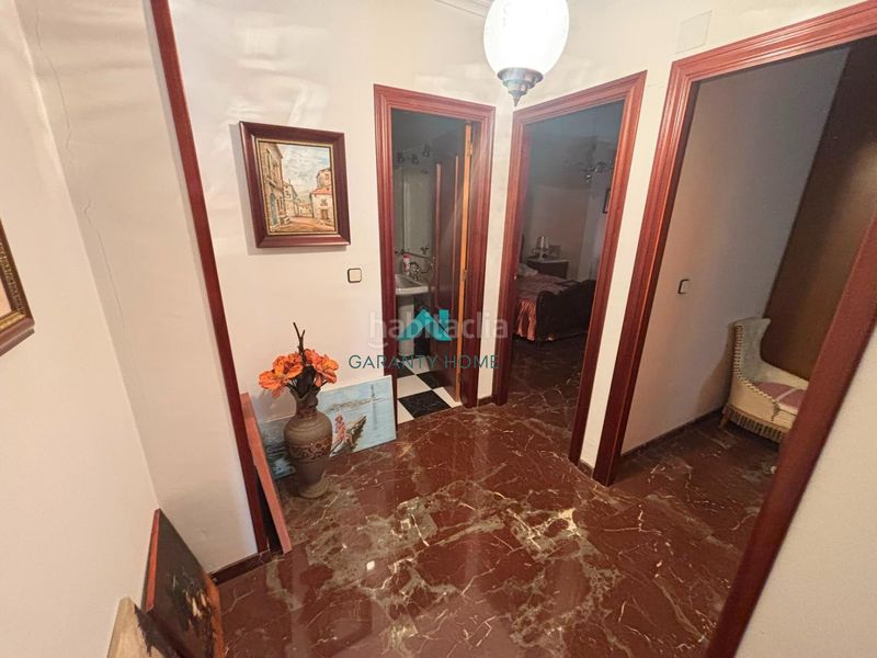 Foto 772c7b86-a2b2-4ce5-8ade-38f3b3d056b7. Edificio  junto al parque con tres viviendas en Torredonjimeno