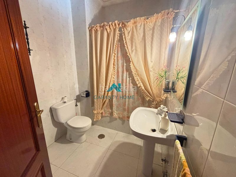 Foto 7bc118e4-a2bd-4551-91b6-5742370884ef. Edificio  junto al parque con tres viviendas en Torredonjimeno